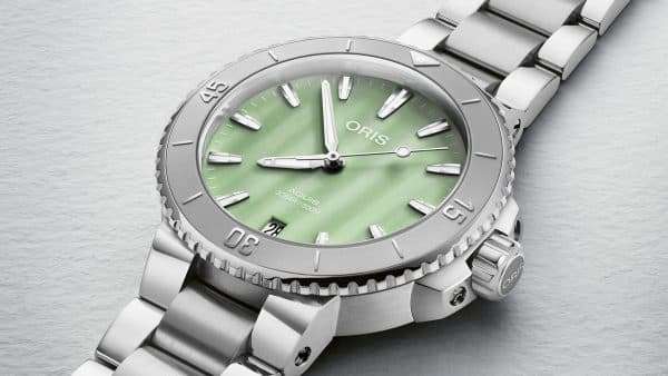 Oris Aquis Date Seafoam Green