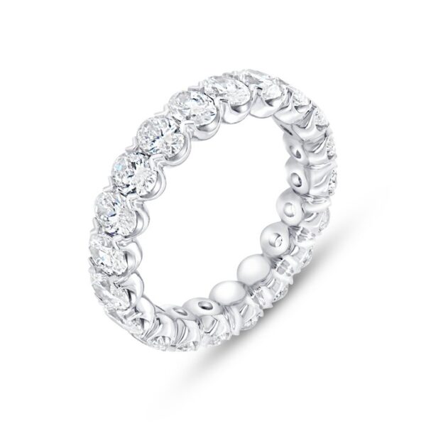 1-Row Oval Shaped Diamond Anniversary Ring