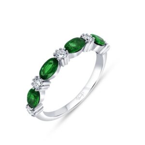 Oval Shaped Emerald Fashion Ring