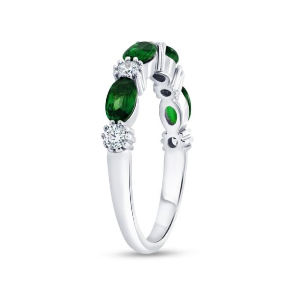 Oval Shaped Emerald Fashion Ring - Image 2